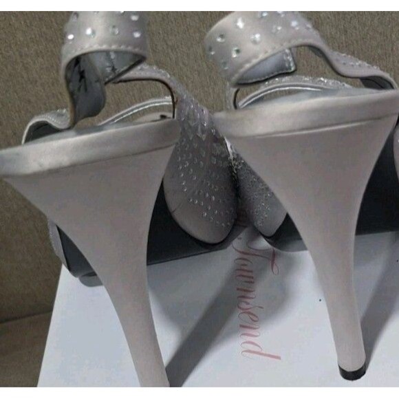 Used Sliver Lulu Townsend Pumps Size 10 - Picture 5 of 10